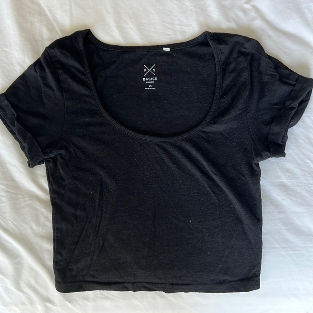 black pacsun cropped tee